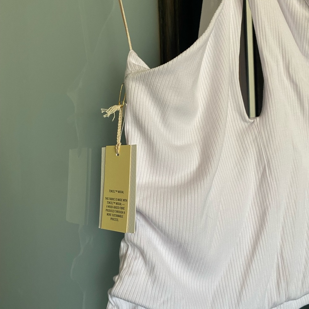 COPY - Aritzia Wilfred Cross Front Halter top semi crop - Picture 6 of 7